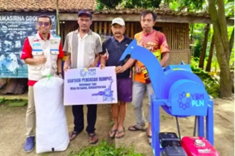 PLN & YBM PLN Berbagi Kebaikan, Salurkan Bantuan Gerobak untuk UMKM  