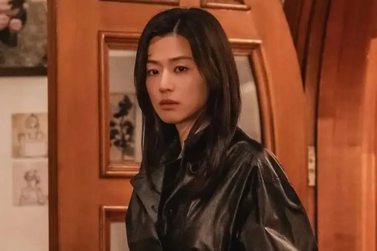 Diboikot di Pasar Tiongkok, Brand Batalkan Pemotretan dengan Jun Ji Hyun
