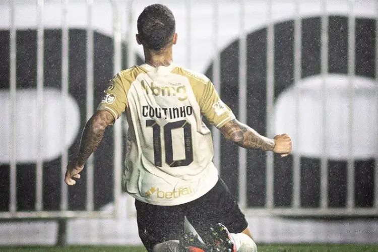 Sempurna! Pemainnya Kena Kartu Merah, Bikin Gol Bunuh Diri, Bahia Hancur di Kandang Vasco