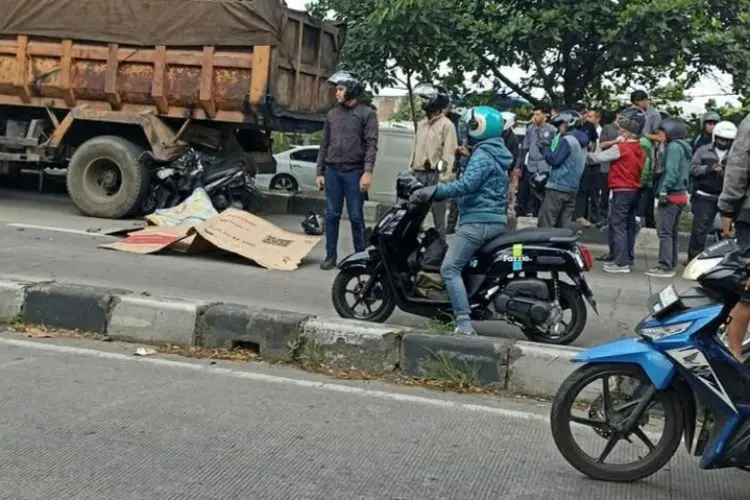 Kecelakaan Maut di Jalan Soekarno Hatta Bandung, Motor Tabrak Truk Mogok di Jalur Cepat
