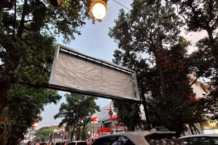 Dibangun Diam-diam, Pemkot Bandung Tertibkan Bando Ilegal