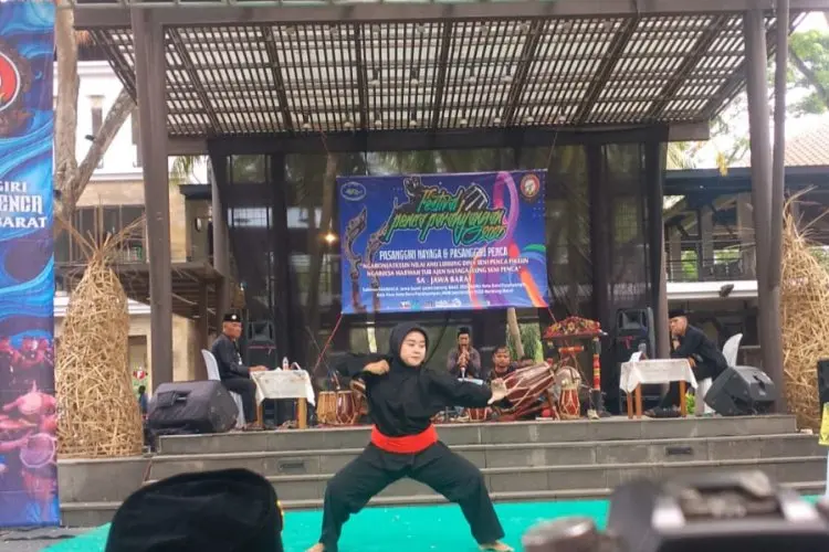Balepare Kota Baru Parahyangan Bergemuruh, Ratusan Pesilat Jawa Barat Lestarikan Warisan Leluhur dalam Festival Penca Parahyangan