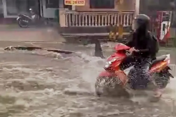 Banjir Landa Lembang, Satu Warga Terluka Parah, Pembangunan Masif di Kawasan Resapan Diduga jadi Pemicu   