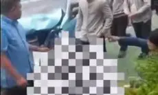 Viral Sopir Taksi Tabrak Pengendara Motor hingga Korban Kritis