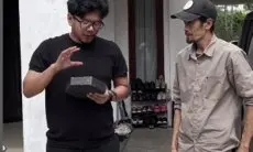 Ferry Irwandi Temui Pengusaha Paving Block dari Plastik Daur Ulang dari Padalarang