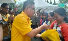 Rayakan HUT ke-61, DPD Golkar Jawa Barat Gelar Bazar Sembako Murah
