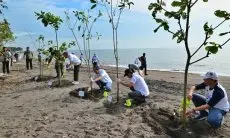 PGN Gelar Aksi Bersih Pantai, 1,1 Ton Sampah Terangkat dari Tanjung Pasir Banten