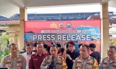 Polisi Dibacok Saat Bubarkan Tawuran, Dua Pelaku Diringkus Satu Buron