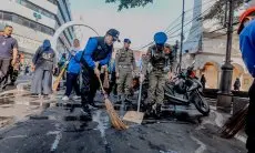 HUT ke-215 Kota Bandung Dimeriahkan Aksi Bebersih Massal Bareng Komunitas