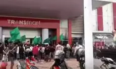 Santri Jember Geruduk Transmart Imbas Tayangan Program Trans7