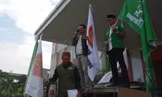 Transmart Buah Batu Disegel Massa dari GP Ansor Kabupaten Bandung