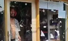 Viral Diduga ODGJ di Pasar Rebo Mengamuk dan Sandera Dua Anak Kandung, Petugas Damkar Turun Tangan