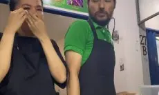 Viral! Warung Kang Mus 'Preman Pensiun' Diduga Dipalak Preman, Sang Istri Tak Kuasa Tahan Emosi