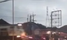 Viral di Medsos, Begini Kronologi Kecelakaan KA Harina vs Truk Kontainer di Kaligawe Semarang