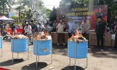 Satresnarkoba Polrestabes Bandung Musnahkan Lebih dari 2,7 Juta Butir Obat Keras Terbatas