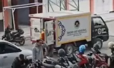 Viral! Mobil Program MBG Dipakai Angkut Genteng di Trenggalek, Kepala Sekolah Beri Klarifikasi
