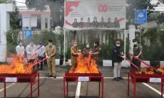 Komitmen Tegakan Hukum, Kejari dan Pemkot Cimahi Musnahkan Barang Bukti Narkoba dan Uang Palsu