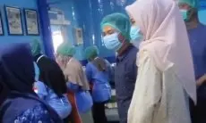 Sidak ke Mitra Dapur MBG Sari Good, Lurah Utama Temukan Pencucian Food Tray Tak Sesuai SOP