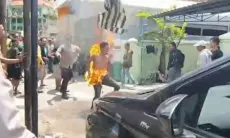 Kronologi Pencuri Motor di Surabaya Terbakar saat Diamankan