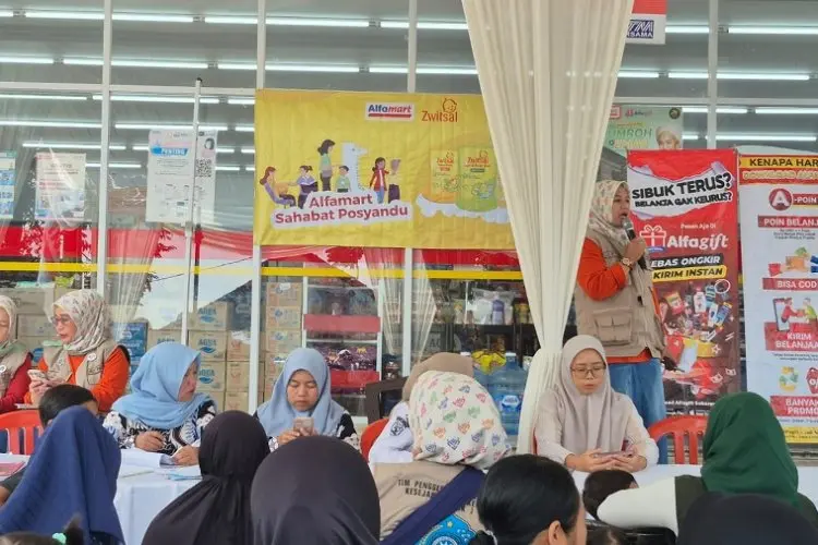 Alfamart dan Zwitsal Perluas Jangkauan Program Sahabat Posyandu di 34 Kota