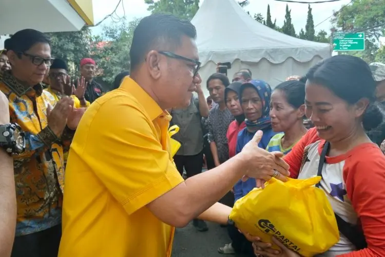 Rayakan HUT ke-61, DPD Golkar Jawa Barat Gelar Bazar Sembako Murah