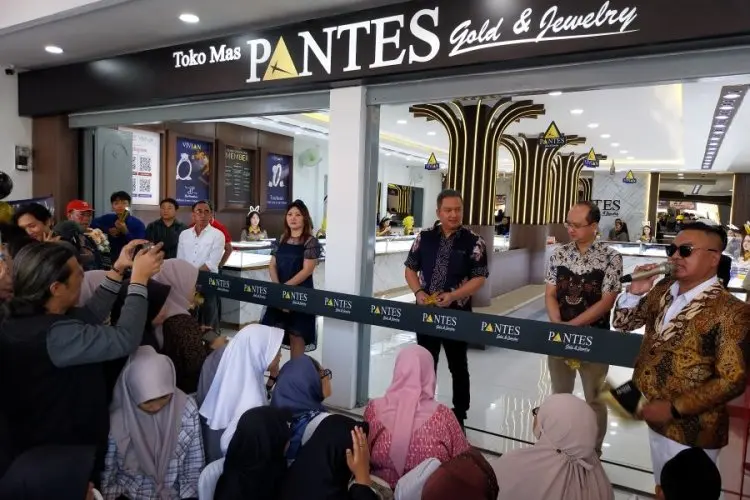 Toko Mas Pantes Bikin Heboh Masyarakat Ujung Berung Bandung