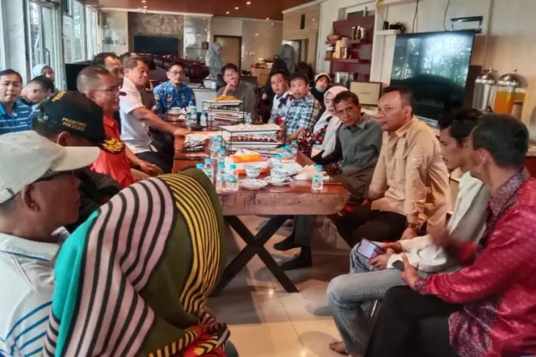 DPRD KBB Turun Tangan Atasi Keluhan Warga Soal Bau Limbah Ayam di Cipatat