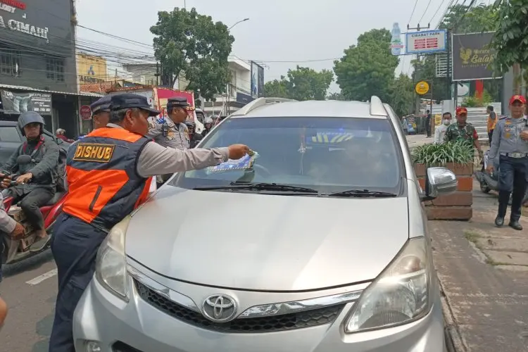 Gencarkan Razia Parkir Liar, Dishub Cimahi Dorong Pemilik Usaha Sediakan Lahan Parkir
