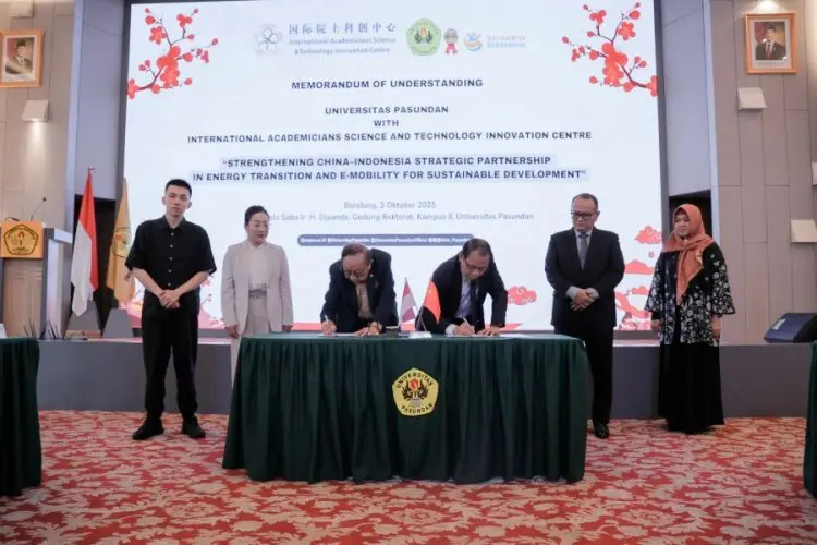 Unpas dan IASTIC Teken MoU Strategis untuk Transisi Energu dan E Mobility