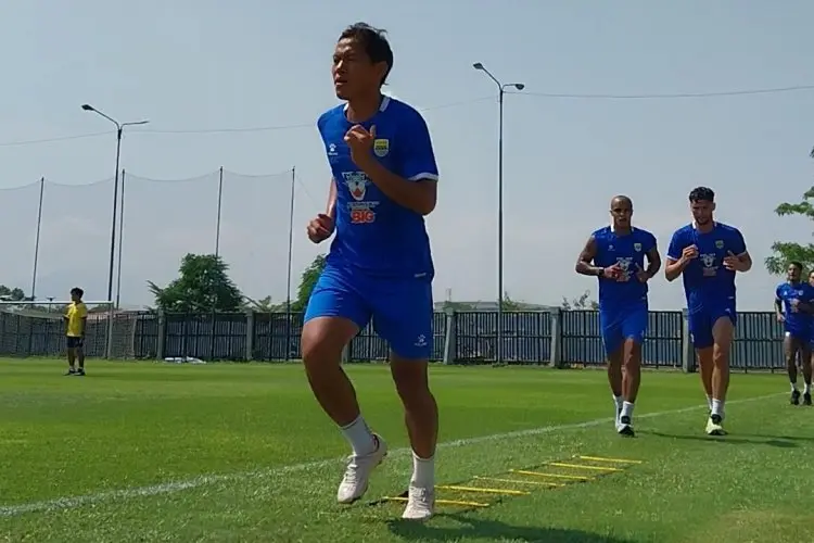 Dua Pemain Dipastikan Absen di Laga Persib vs PSBS Biak