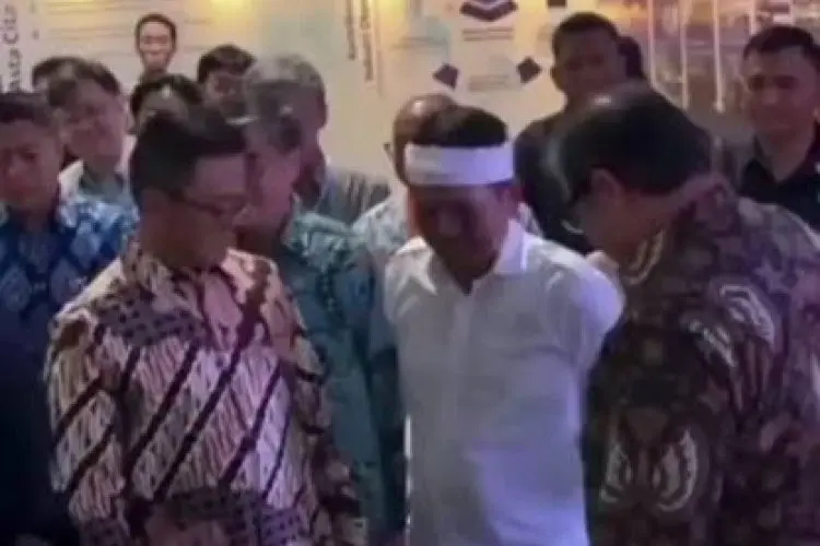 Video Airlangga Hartarto Diduga Dorong Dedi Mulyadi saat Acara Resmi, Warganet Ramai Beri Tanggapan