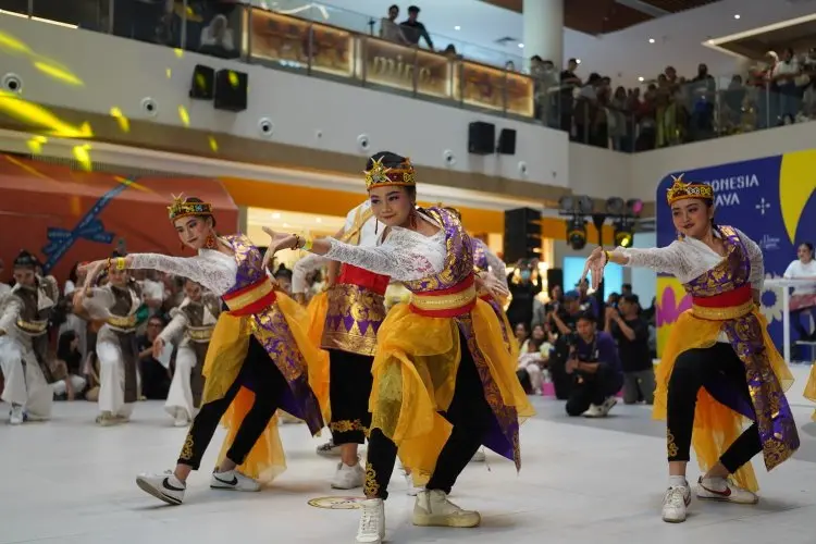 Ribuan Penari Meriahkan Indonesia Menari 2025, di Bandung 700 Peserta Sukses Pukau Publik