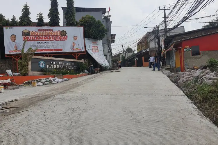 Tinjau Perbaikan Ruas Jalan, Komisi III DPRD KBB: Pembangunan Harus Diawasi Secara Serius