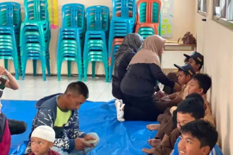 Puluhan Siswa SMPN 1 Cisarua Keracunan Program MBG, Ayam Basi Diduga Jadi Penyebab 