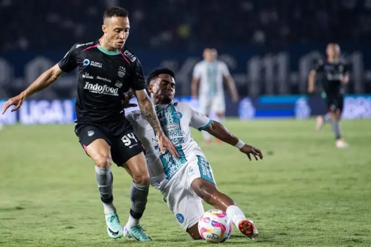 Benteng Pertahanan Persib Semakin Tangguh, Bojan Hodak : Normal