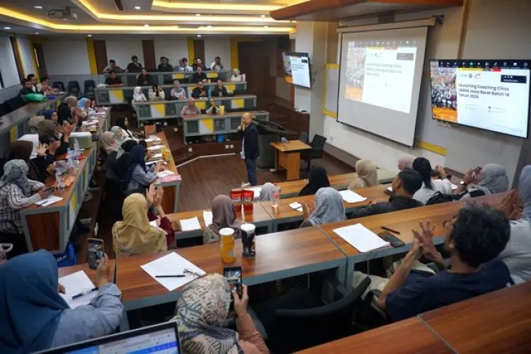 FOTO: Pembukaan Program Coaching Clinic UMKM Jabar 2025