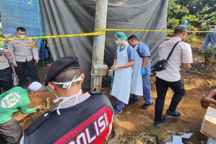 Kasus Kematian Warga Cikalongwetan KBB Usai Keributan dengan Penagih Utang, Polisi Lakukan Ekshumasi