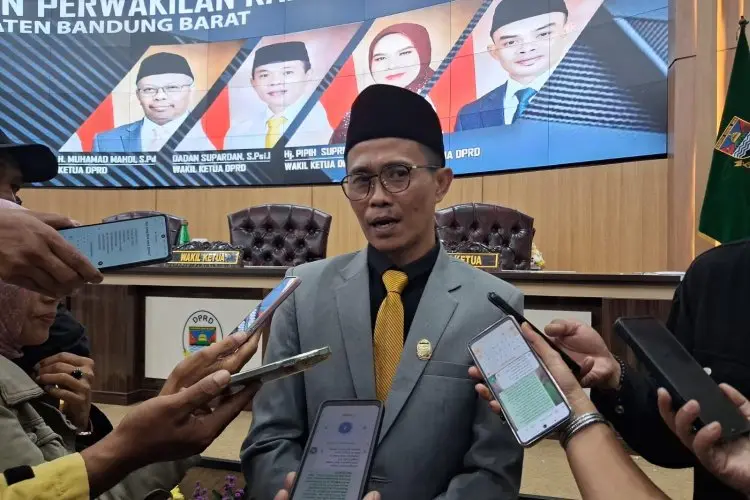 Asep Miftah Sofwan Resmi Dilantik Jadi Anggota DPRD KBB, Janji Lanjutkan Aspirasi Almarhum Lili Suhaeli