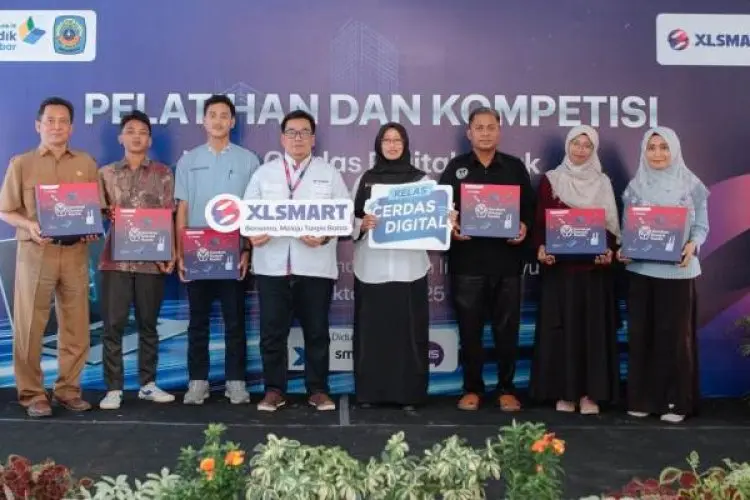 Dukung Digitalisasi Pendidikan di Indramayu, XLSMART Gelar Program Kelas Cerdas Digital
