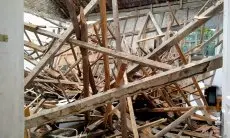 Atap SMPN 17 Kota Tasikmalaya Roboh, Disdik Sebut  Kayu Lapuk dan Terdampak Gempa
