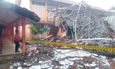 Tertimpa Atap Sekolah Ambruk, 42 Siswa SMKN 1 Gunung Putri Alami Luka