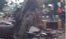 Angin Kencang Sapu Wilayah Bandung Timur, Warga Panik Jalanan Porak Poranda