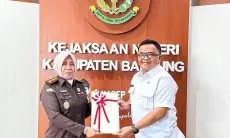 Jaga Aset Negara,Kantor Pertanahan Kabupaten Bandung Serahkan 4 Sertifikat Hak Pakai ke Kejari