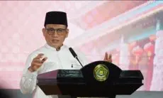 Wamenag Tegaskan Aksi Cium Anak oleh Gus Elham Tak Pantas dan Harus Diawasi Ketat