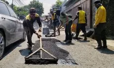 Cuaca Jadi Tantangan, DSDABM Percepat Perbaikan Jalan Strategis Kota Bandung
