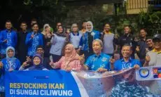 Harkannas 2025, Pemkot Bogor Tebar 15 Ribu Ikan ke Sungai Ciliwung