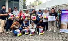 Karyawan XLSMART Salurkan Bantuan Beras di Jawa Barat dan Bangun Sarana Air Bersih di Kulonprogo 