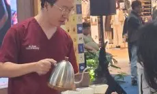Dokter Zeus Beri Suguhan Terbaik di Lomba Kopi Bandung Coffee Carnival