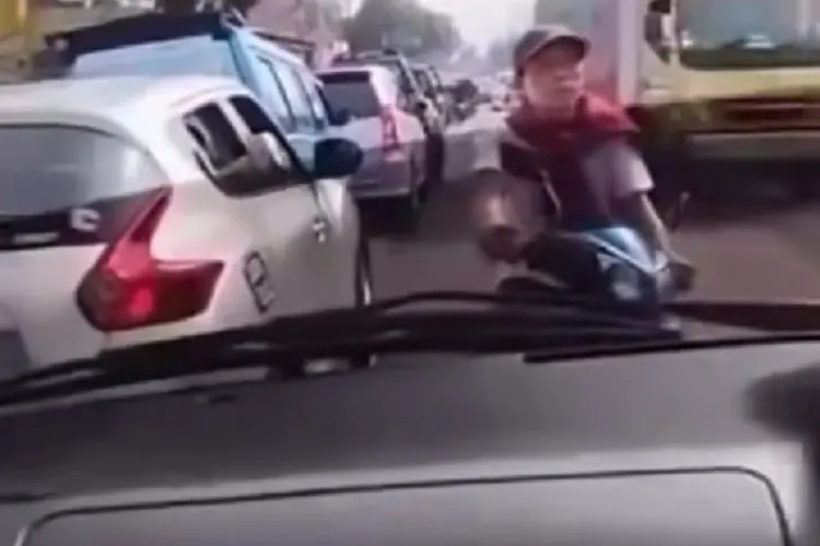 Viral! Pemotor Adang Ambulans Bawa Pasien Kritis di Bandung, Sempat Ucapkan Kalimat Menohok