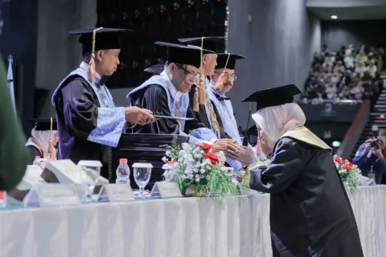 Wisuda Universitas Pasundan 2025 : 2.062 Lulusan Siap Berkontribusi untuk Indonesia Emas 2045